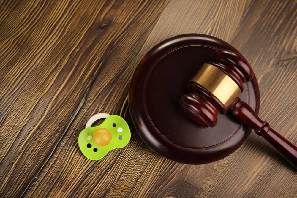 Ustalenie ojcostwa wyrokiem sądu